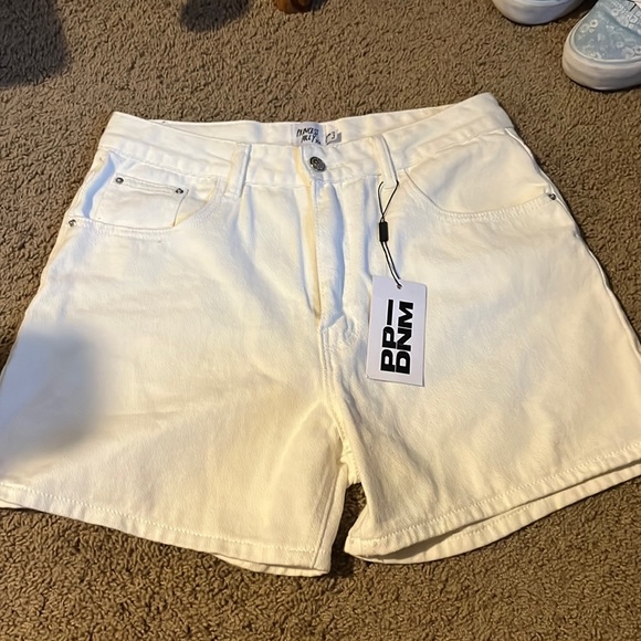 Princess Polly white shorts - Picture 1 of 2